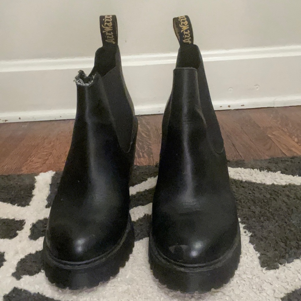 Dr. Marten heeled bootie size 8
